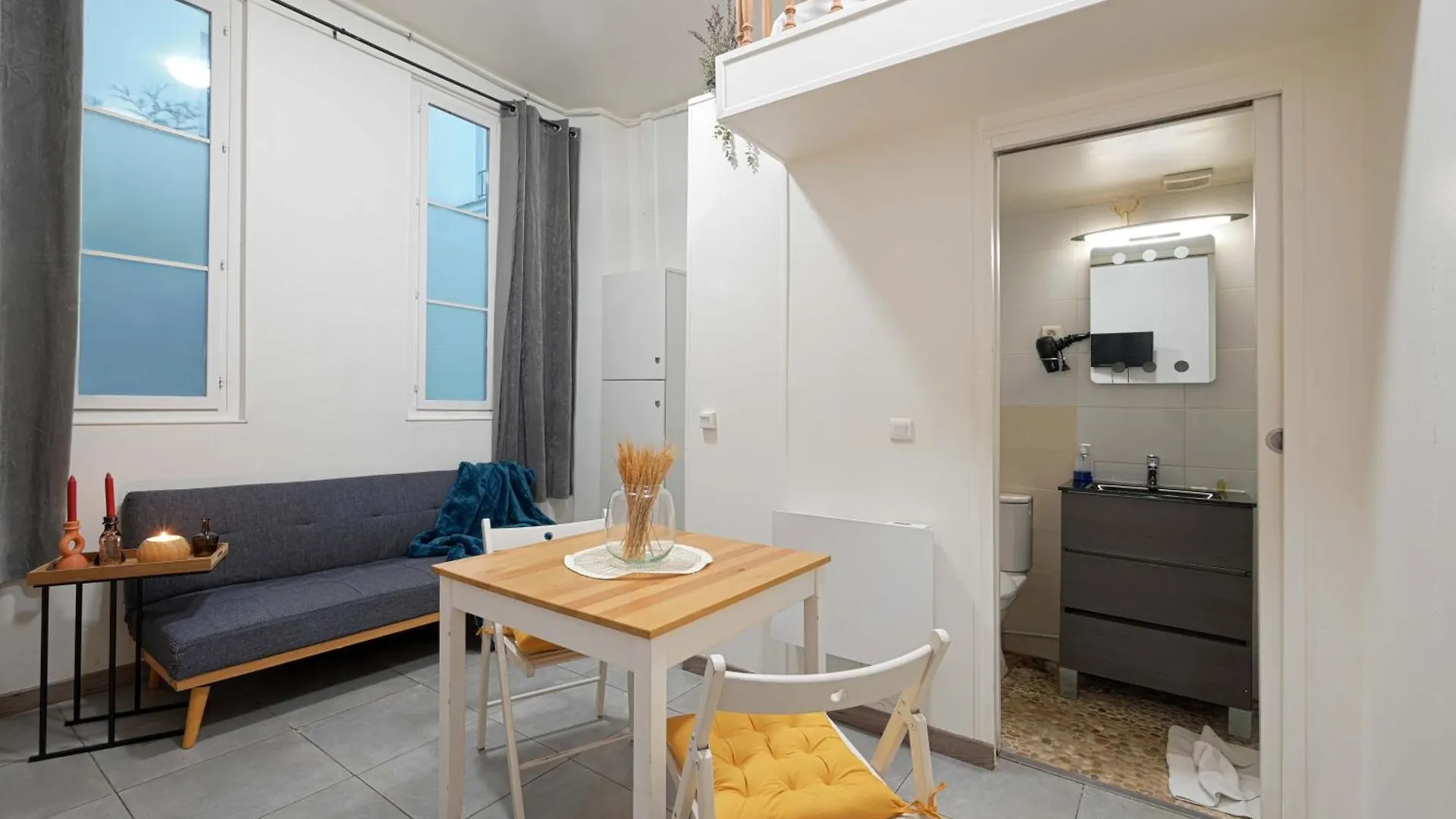Appartement Studio Cosy Pour Trois Au Coeur Du Marais à Paris France